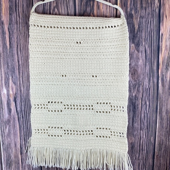 Beautiful Oatmeal Colored Farm House Chic Knitted Table Runner- 57” X 19” - Picture 1 of 10